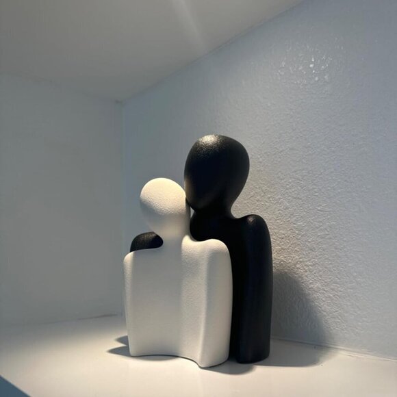 Ceramic Couple Statues for Home Décor Hugging Couple Figurines Office Décor - Picture 2 of 13